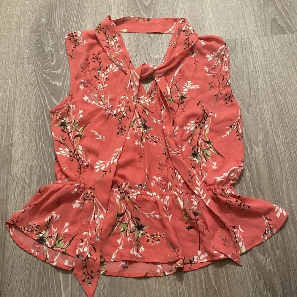Soho NY & Company blouse Size S Floral Pink. 1st pic is front 3rd pic is back - Picture 2 of 7